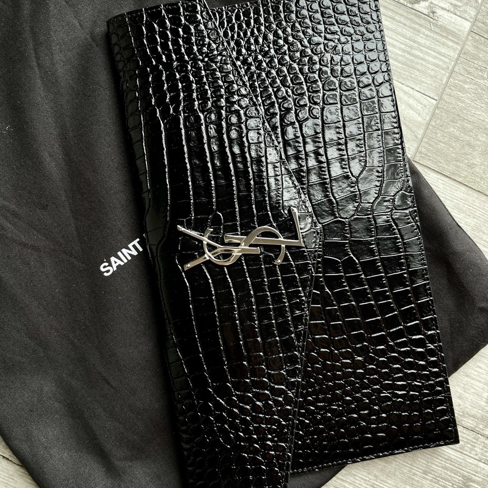 Y es Saint Laurent Medium Uptown Pouch Nero! (I don’t sell to rude Posh markers - Picture 7 of 7